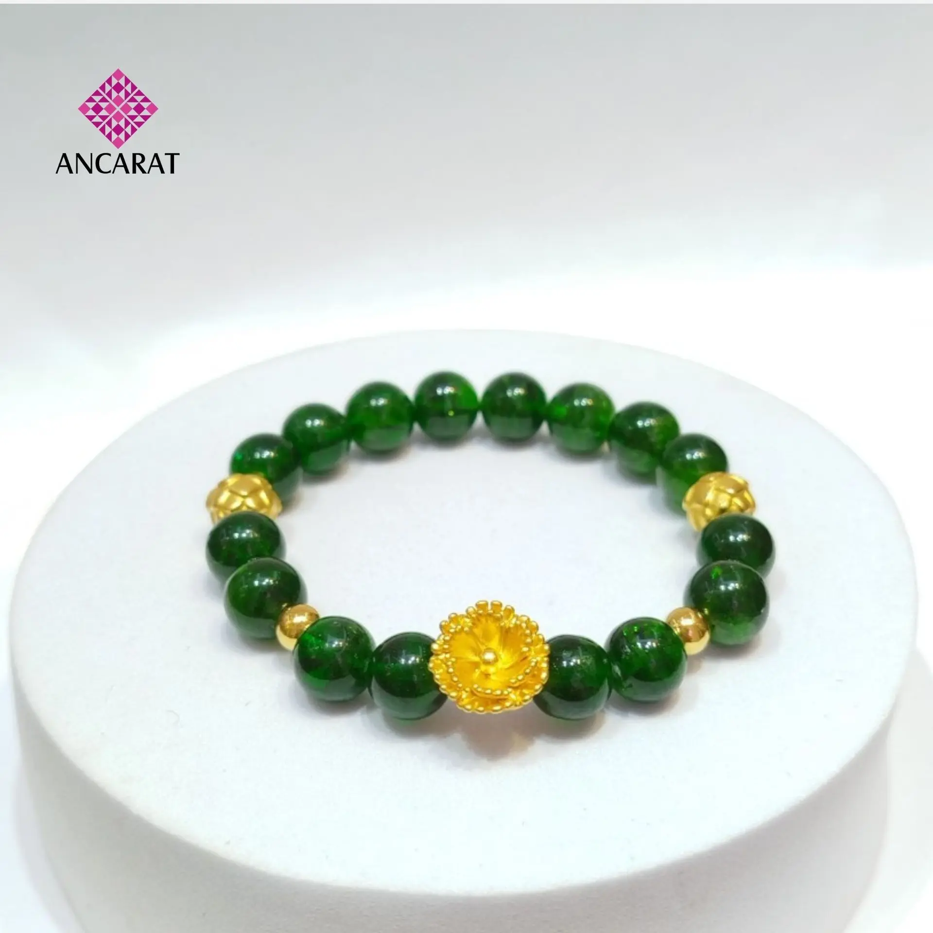 Trả lời Mệnh Mộc hợp đá màu gì