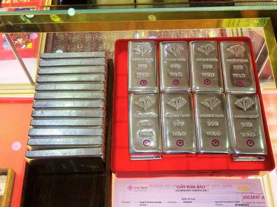 Vì sao nên mua bạc thỏi