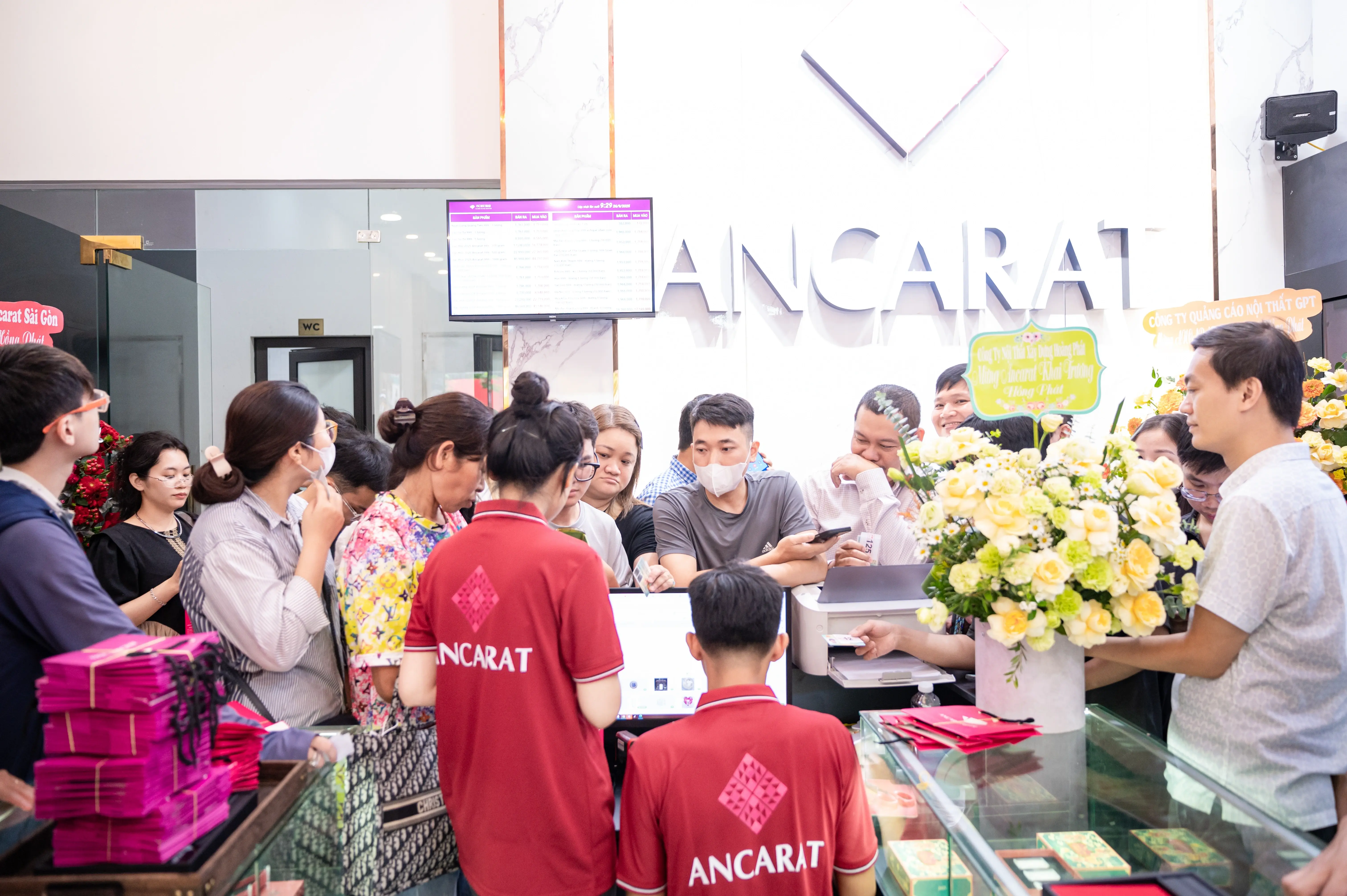 Để sở hữu sản phẩm có đầy đủ phụ kiện bảo quản đạt chuẩn, hãy ghé thăm website Anmint. hoặc cửa hàng Ancarat và đại lý trên toàn quốc.