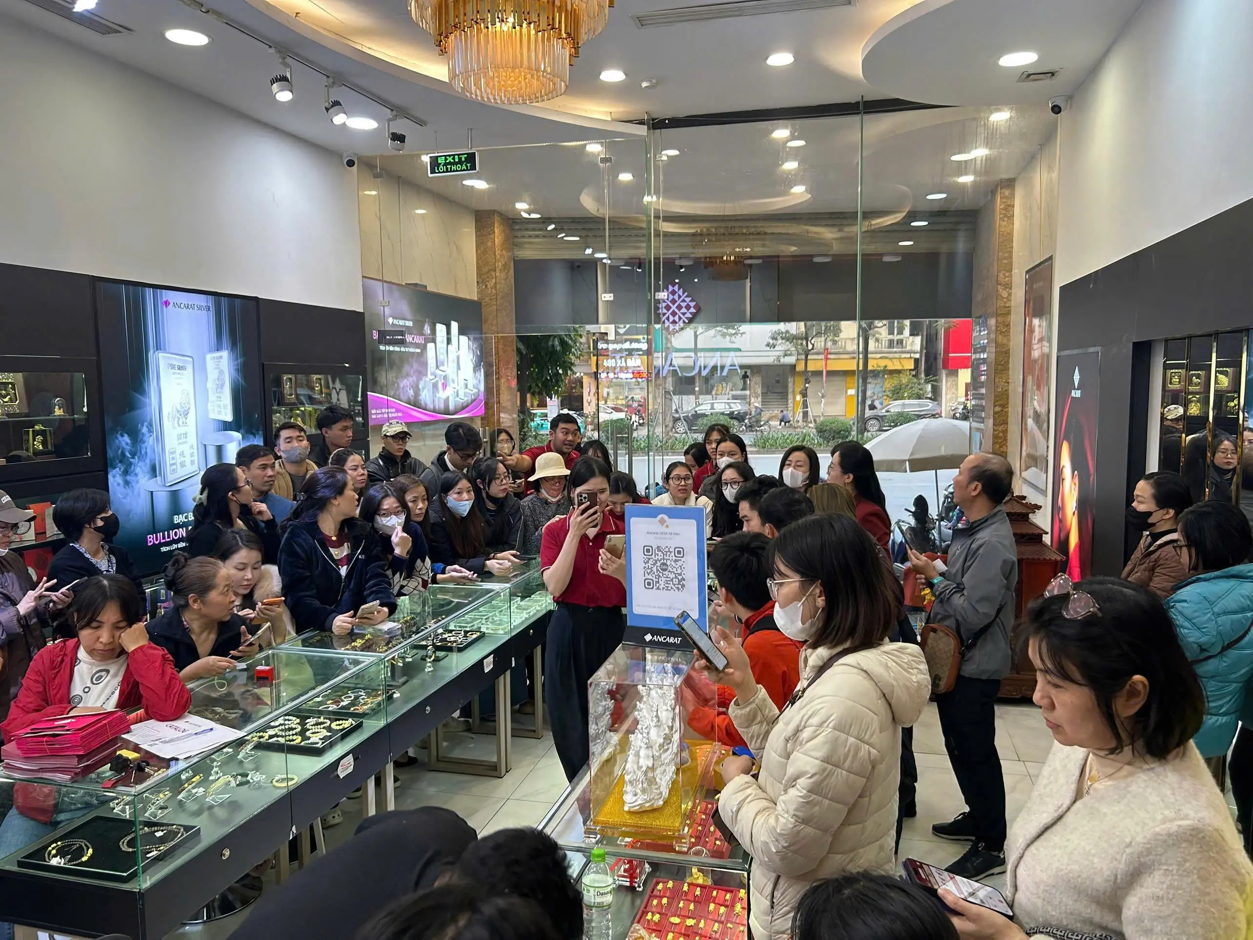 Tỷ lệ Vàng/Bạc chênh lệch kỷ lục mở ra cơ hội đầu tư bạc 2026.