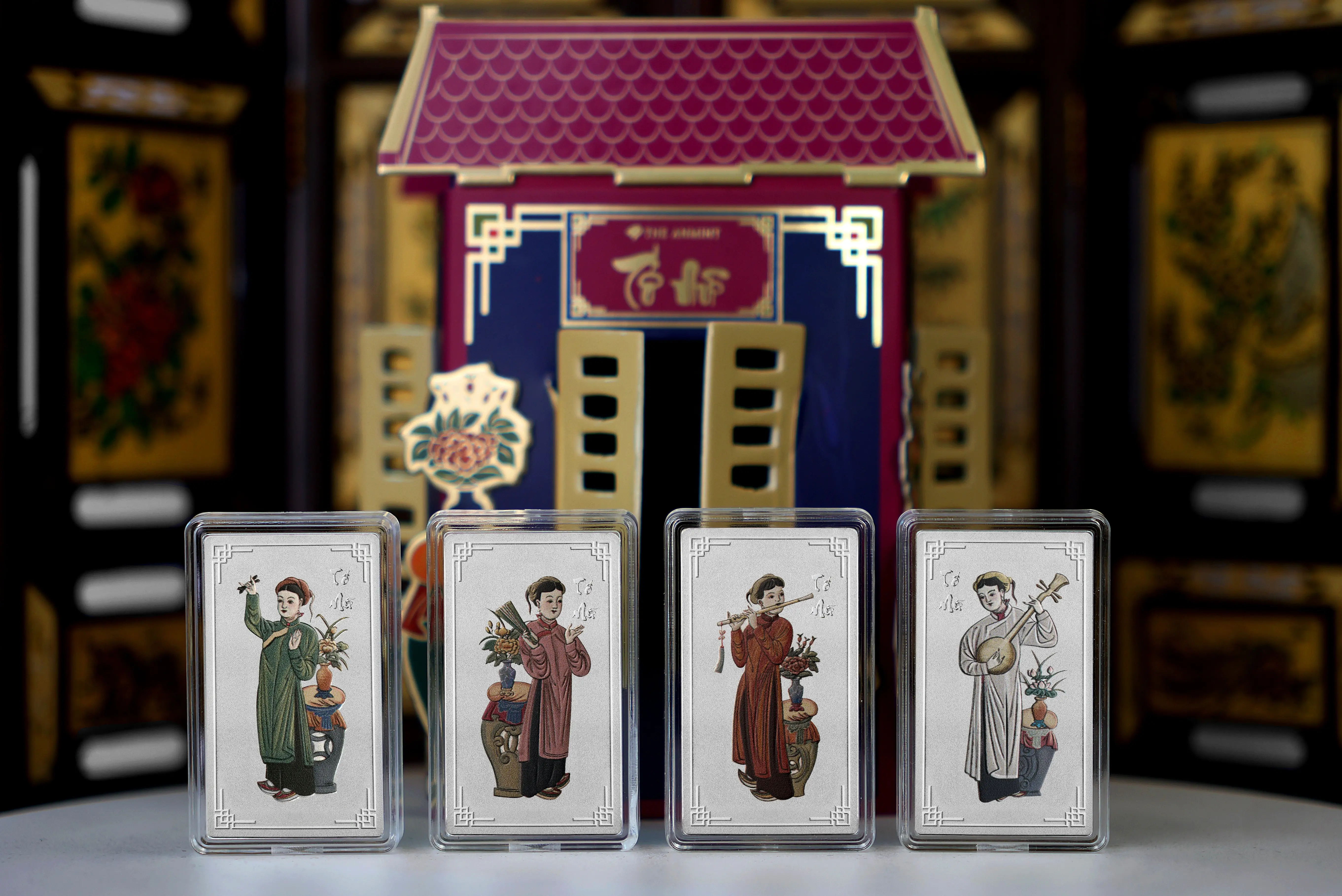 Thiết kế độc đáo của set Tố Nữ biến thành một sân khấu nghệ thuật thu nhỏ, tôn vinh vẻ đẹp của tranh dân gian Hàng Trống.