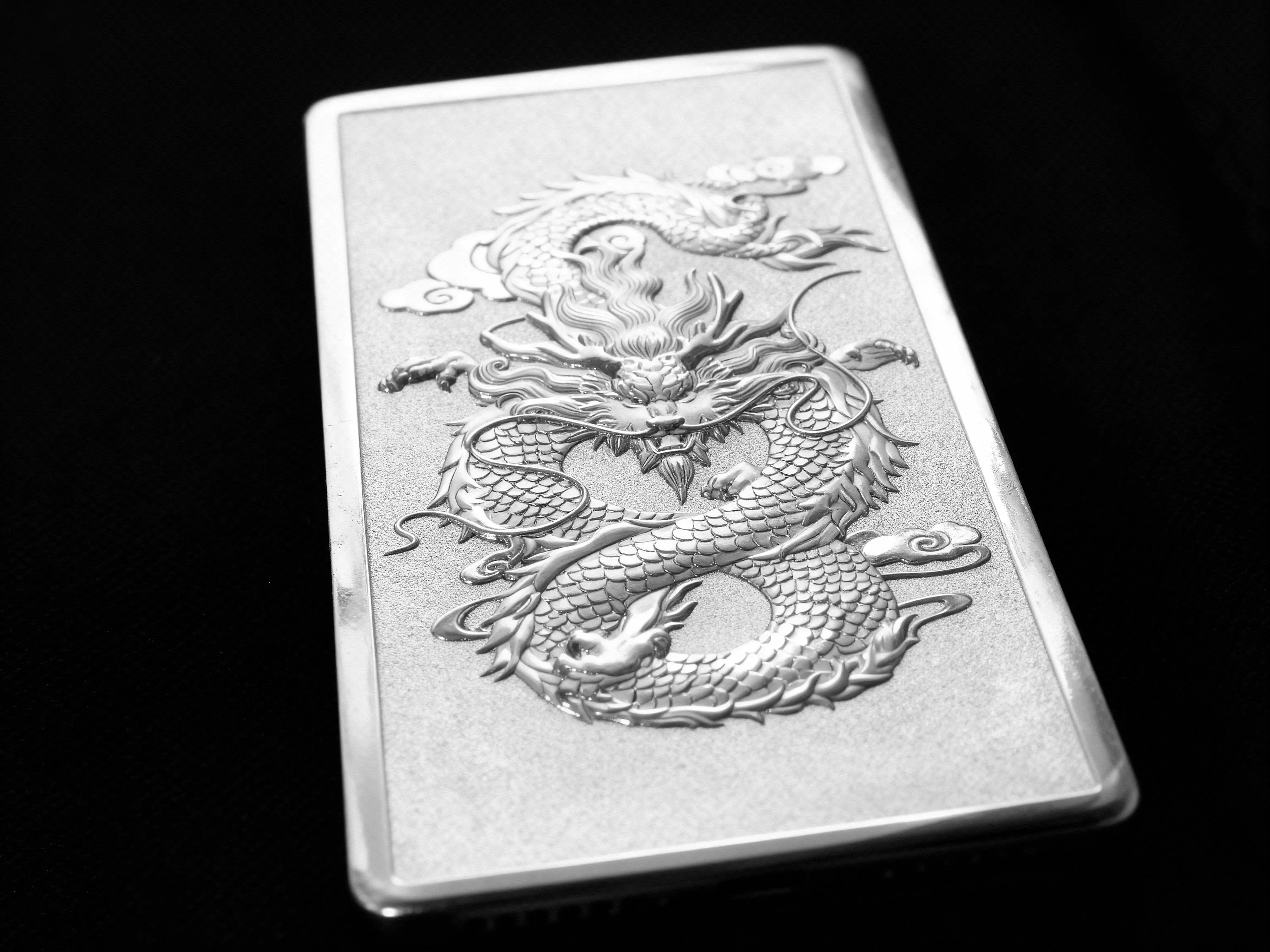 Giá bạc Ancarat hôm nay ghi nhận mức tăng kỷ lục hơn 120.000đ/lượng đối với dòng sản phẩm Ngân Long Quảng Tiến