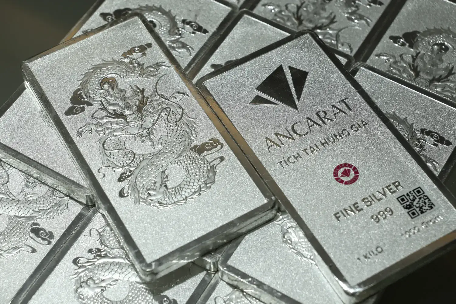 Giá bạc Ancarat hôm nay điều chỉnh nhẹ, duy trì chênh lệch mua bán ổn định cho nhà đầu tư tích sản.