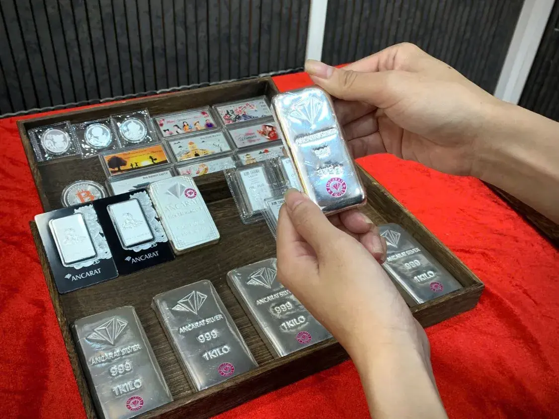 Bảng giá bạc Ancarat cập nhật mới nhất sáng 02032026, phản ánh sát diễn biến thị trường và sức mua nội địa tăng cao.