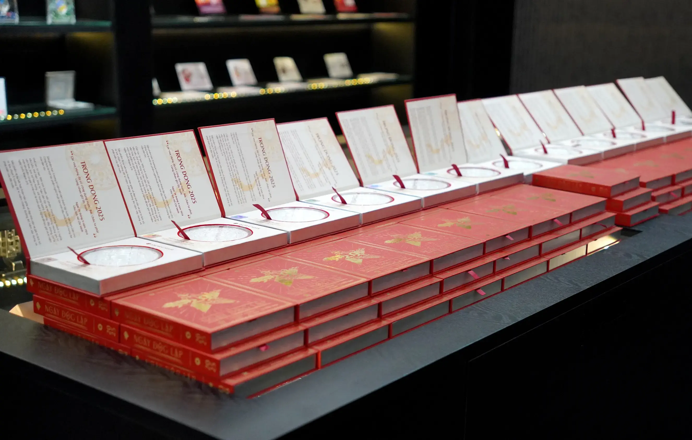 Căng thẳng tại eo biển Hormuz và biến động nhân sự tại Iran là động lực tăng trưởng tiềm năng cho giá bạc hôm nay.